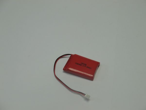 Литий-полимерный аккумулятор YT 803448 имеет напряжение 3,7В и ёмкость